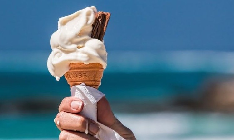 Cara menyimpan es krim tanpa menggunakan freezer, Sumber: grid.id