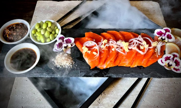Dry ice tampilan makanan, Sumber: tastewiththeeyes.com