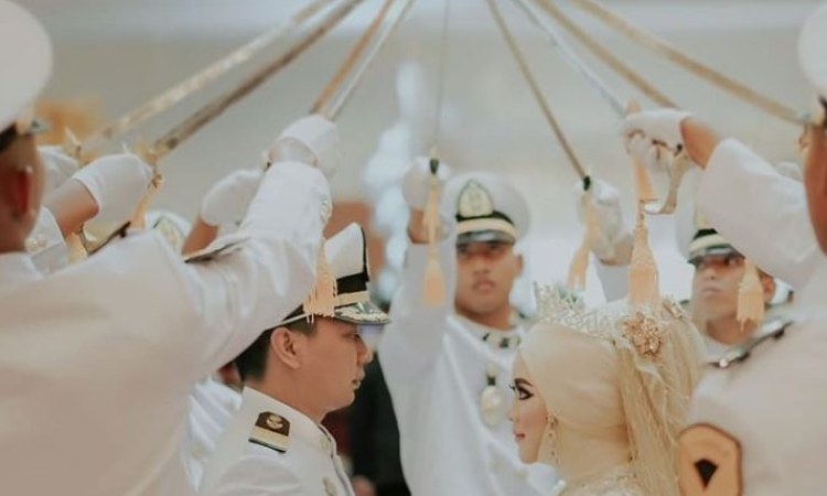 Jalannya Upacara Pedang Pora, Sumber: jivaorganizer.com