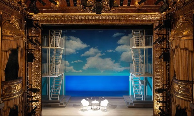 Penataan artistik panggung teater, Sumber: independent.co.uk