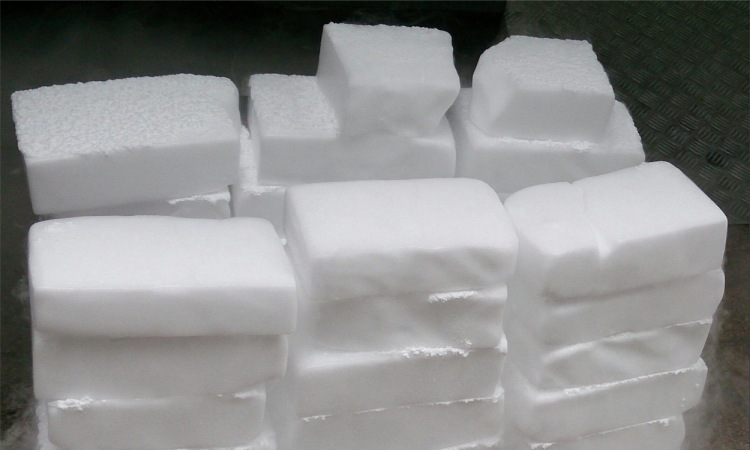 Harga dry ice, Sumber: imimg.com