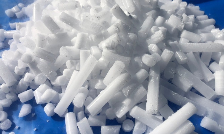 Dry ice pellets, Sumber: imimg.com