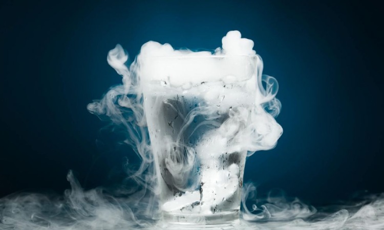Asap dry ice, Sumber: idntimes.com