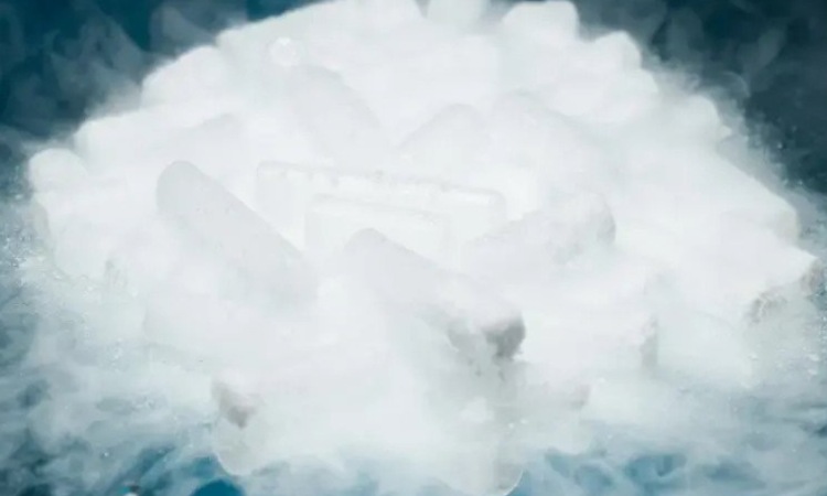 Cara mendinginkan ruangan dengan dry ice, Sumber: cloudfront.net