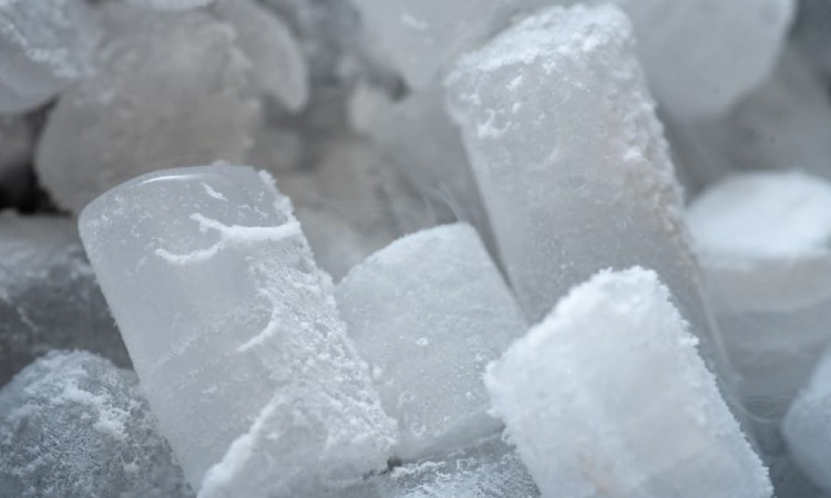 Penggunaan dry ice untuk pendingin ruangan, Sumber: vscarbonics.com