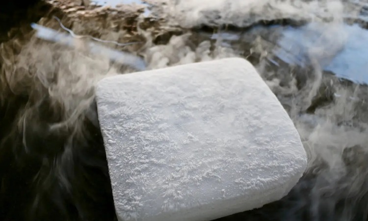 Ledakan dry ice, Sumber: meritusgas.com