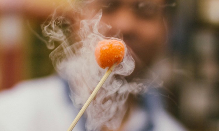 Penggunaan dry ice, Sumber: unsplash.com