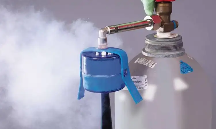 Keunggulan menggunakan dry ice maker, Sumber: mbizmarket.co.id