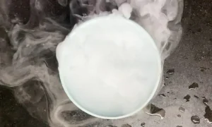 Tips aman bermain dengan dry ice, Sumber: emergencyice.com
