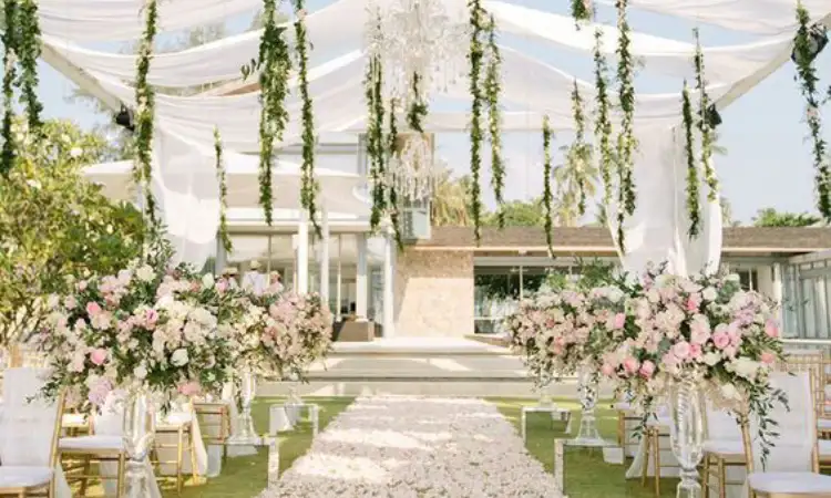 Ciri khas fairytale wedding, Sumber: shopify.com