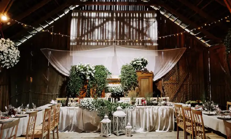 Tema konsep pernikahan gaya rustic, Sumber: greenvelope.com